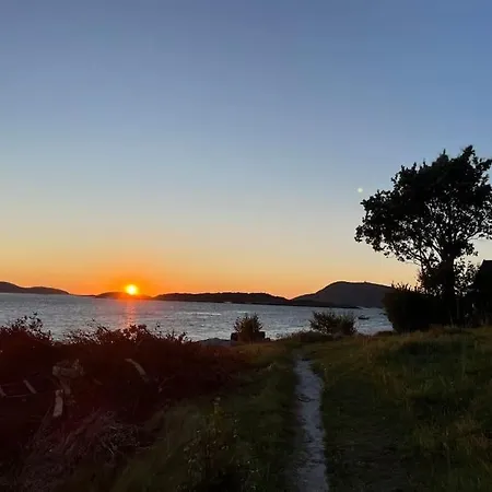 Nydelig Ved Havet Naert Holiday home Tromso